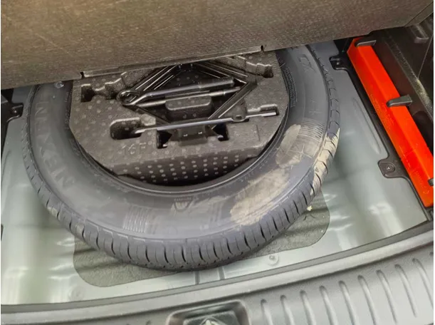 Car image 36