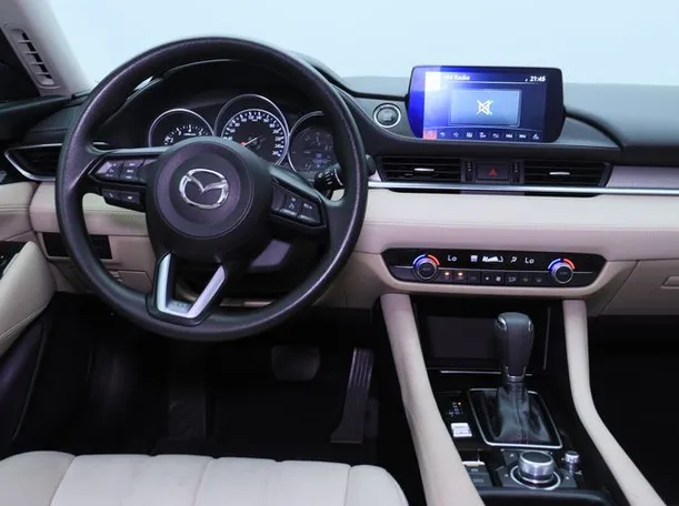 Car image 15