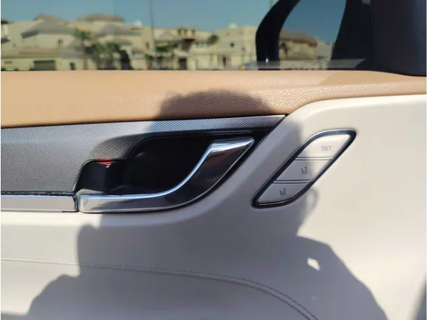 Car image 31