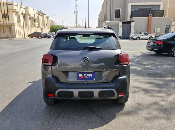 Car image 6