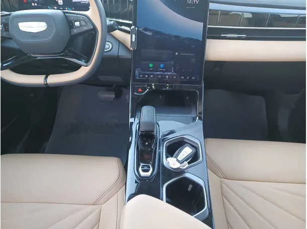 Car image 14