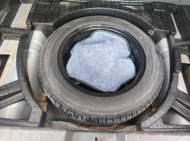 Car image 31