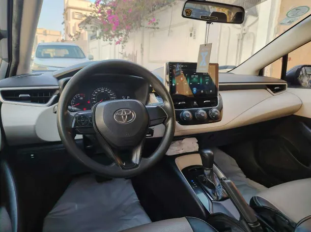 Car image 26