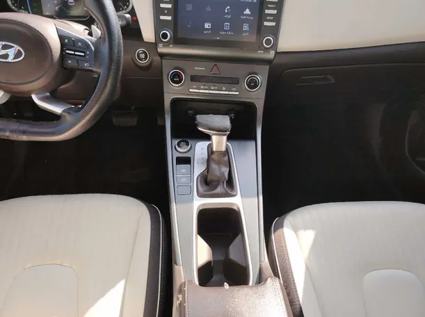 Car image 26