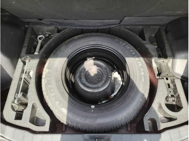 Car image 39