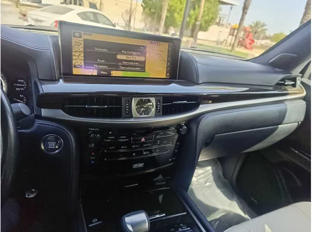 Car image 25