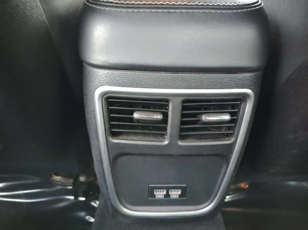 Car image 38