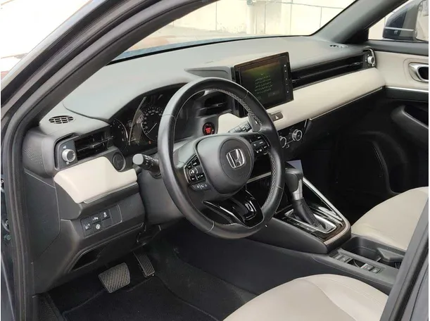 Car image 12