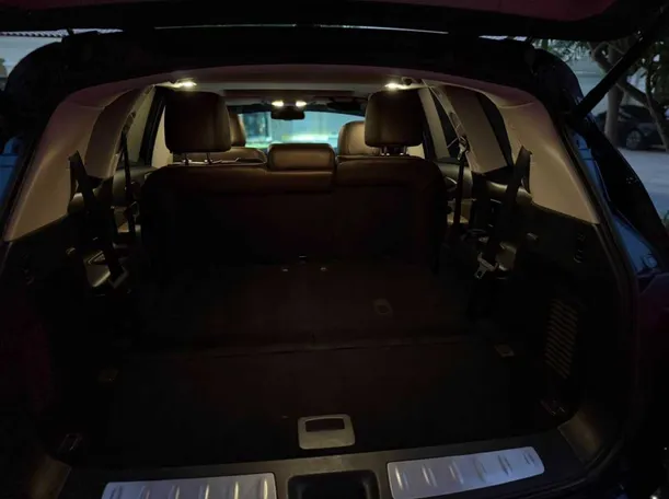 Car image 32