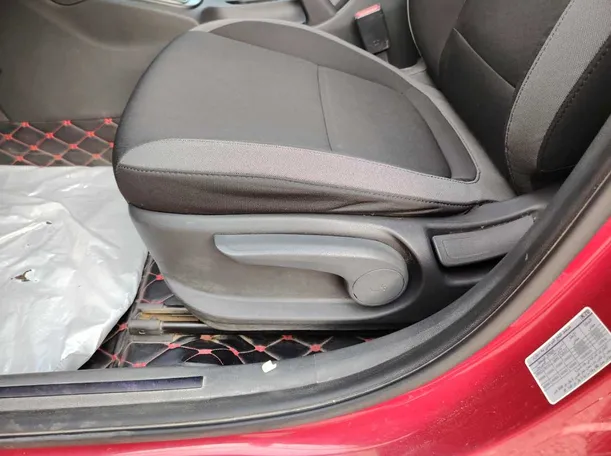 Car image 40