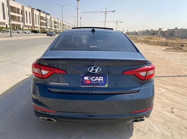 Car image 6
