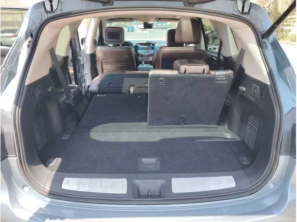 Car image 26