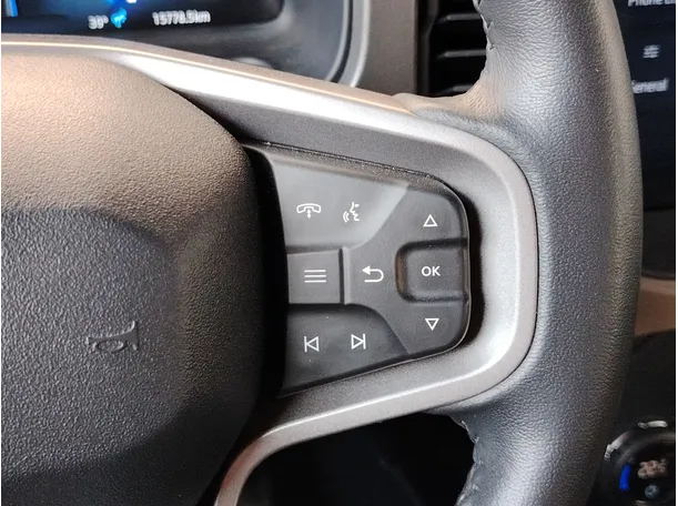 Car image 28