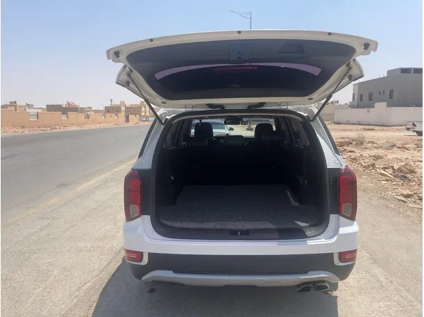 Car image 21