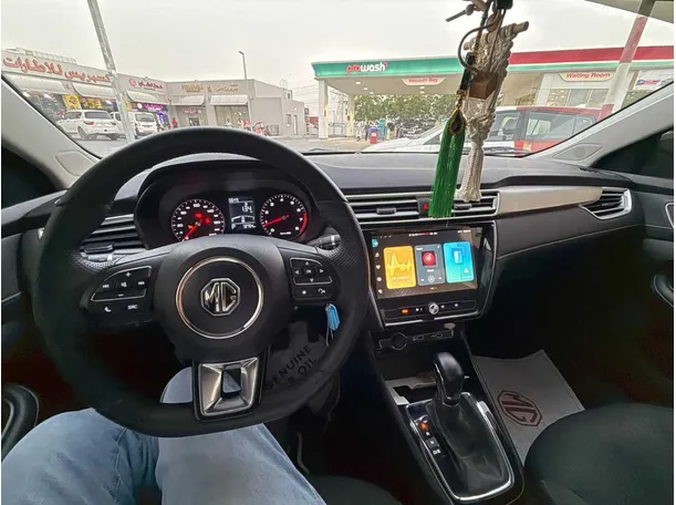 Car image 11