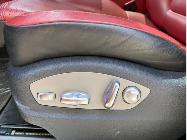 Car image 24