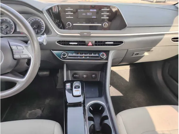 Car image 20