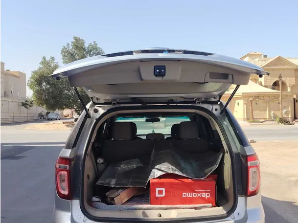Car image 29