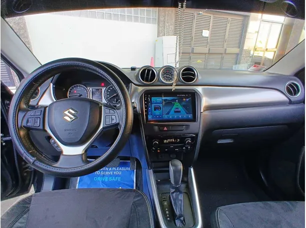 Car image 15