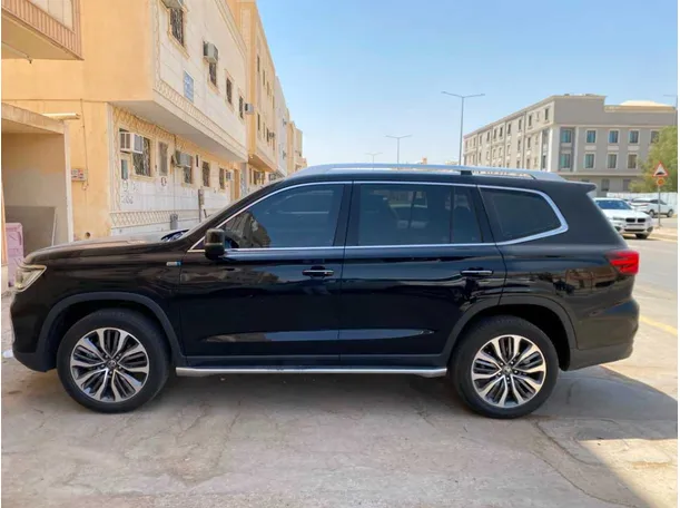 Car image 8