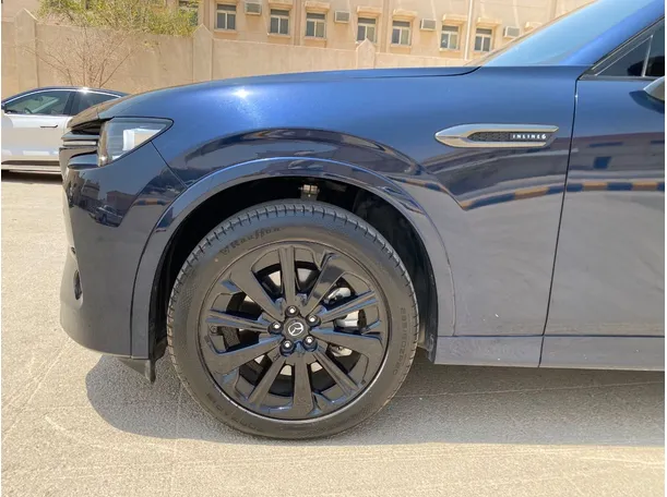 Car image 9