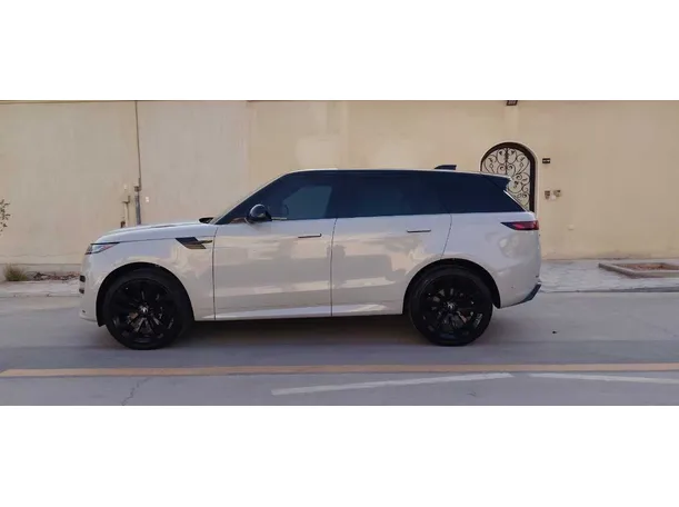 Car image 8