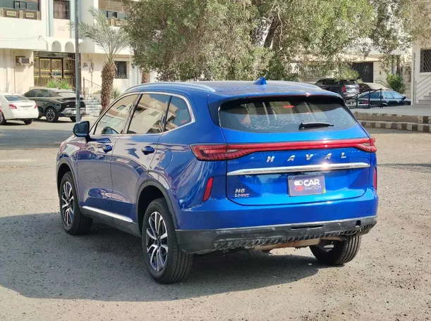 Car image 7