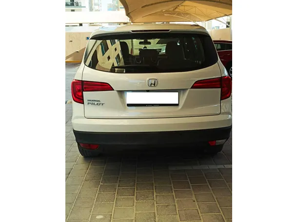 Car image 12
