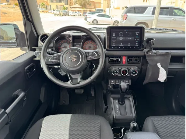 Car image 17