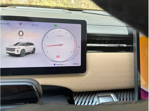 Car image 6