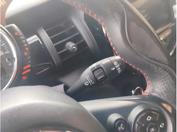 Car image 28