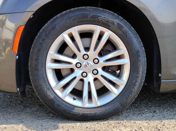 Car image 10