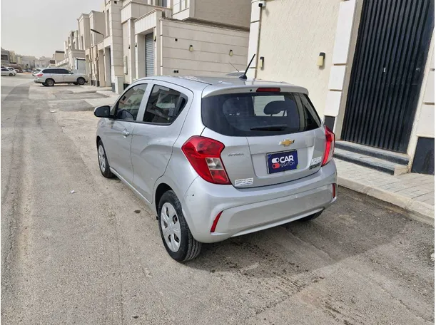 Car image 7