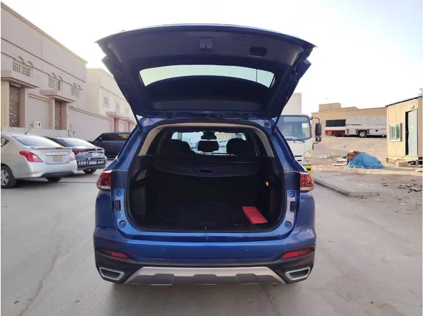 Car image 24