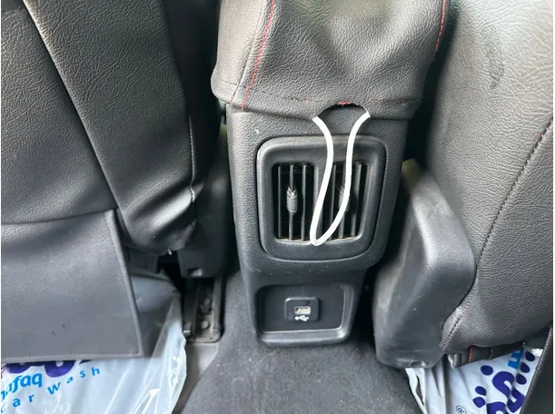 Car image 25
