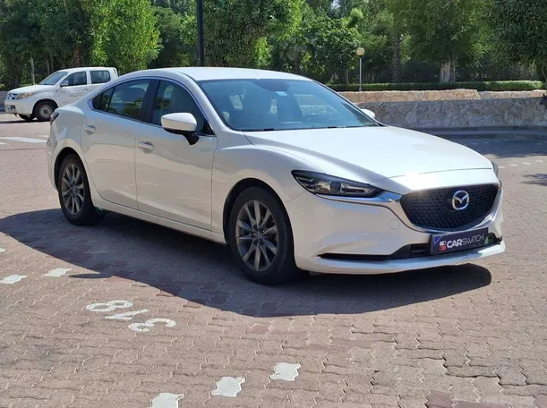 Car image 4
