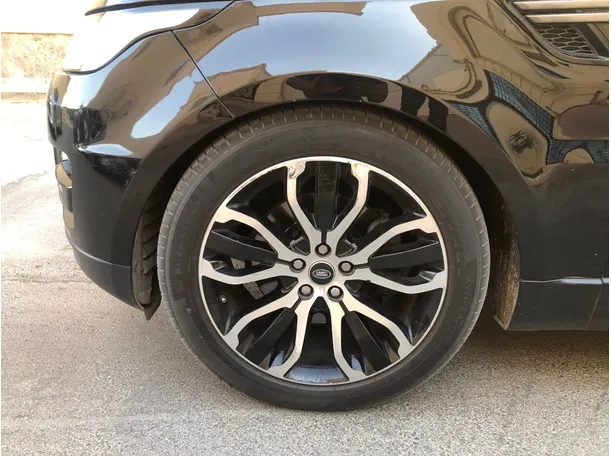 Car image 10