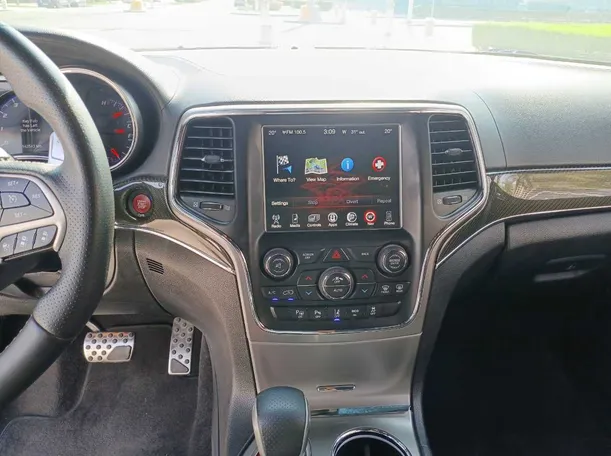 Car image 16
