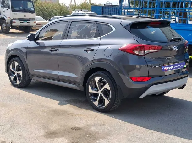 Car image 7