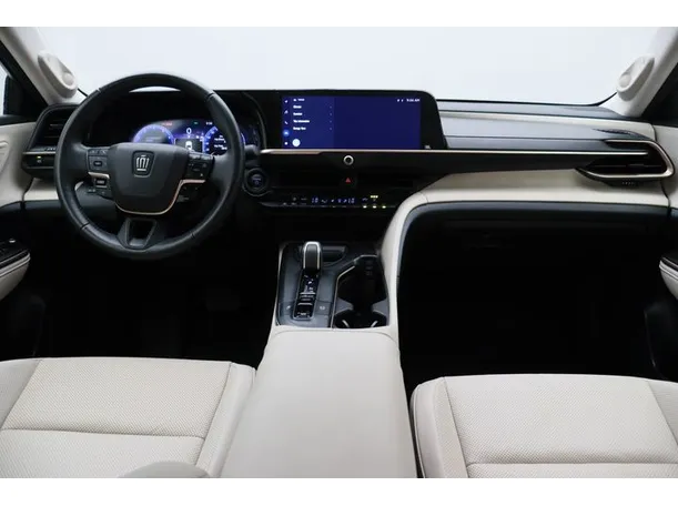 Car image 14