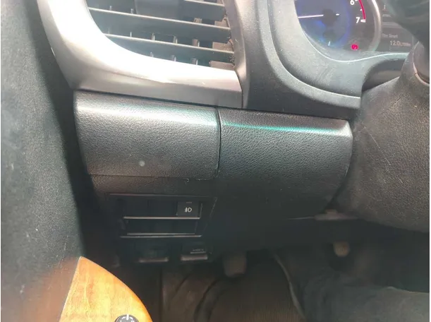 Car image 33
