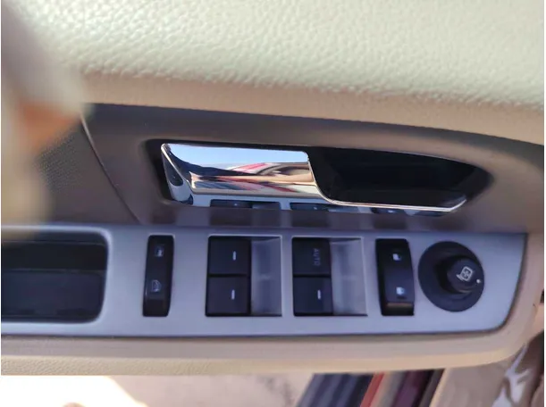 Car image 29
