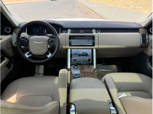 Car image 19