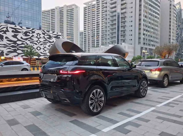 Car image 7