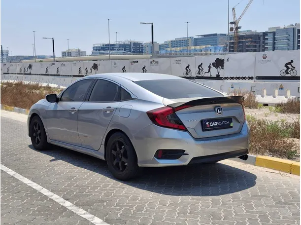 Car image 7