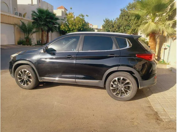 Car image 10