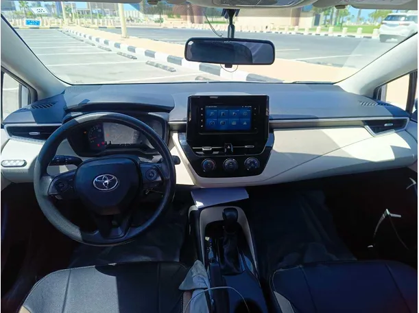 Car image 19