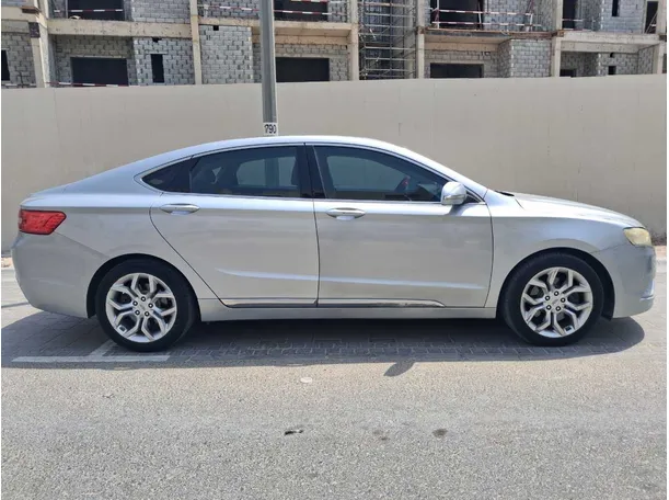 Car image 8