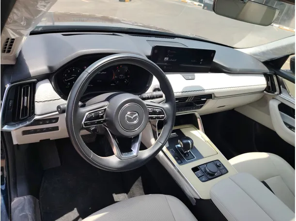 Car image 12