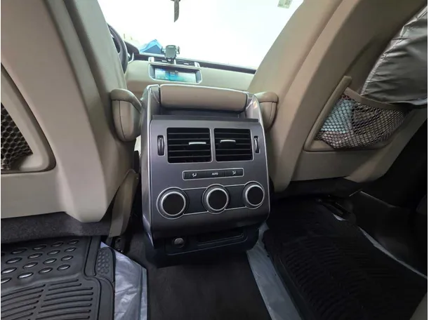 Car image 31